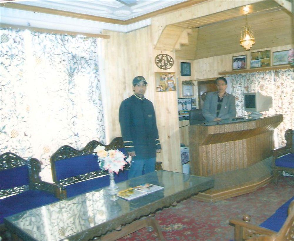 Hotel Zahgeer Continental - Srinagar Extérieur photo