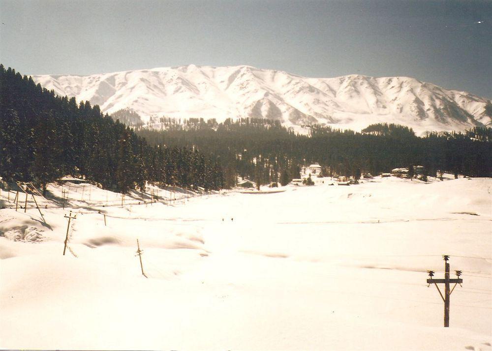 Hotel Zahgeer Continental - Srinagar Extérieur photo